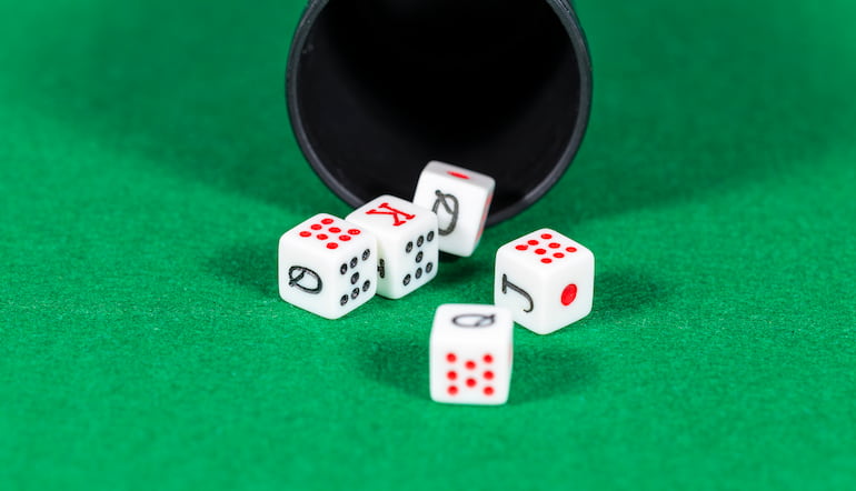 spil poker med terninger