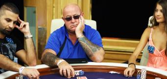 Kontant spil eller turneringer - hvad giver bedst?