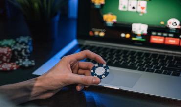 Kan esports og poker lære hinanden noget?
